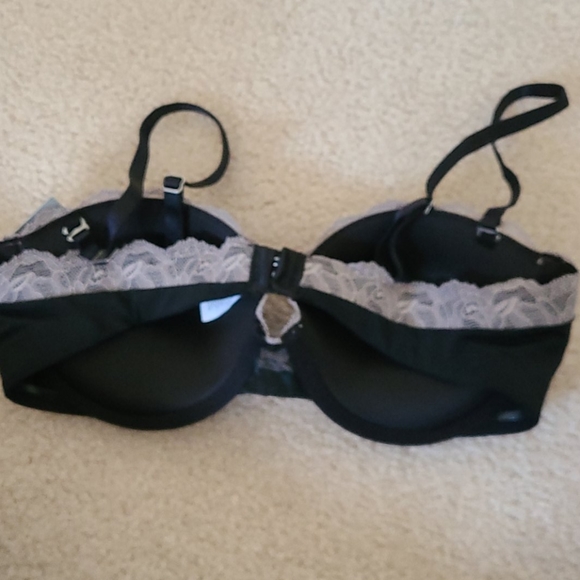 Calvin Klein Perfectly Fit Strapless Push Up Bra - Picture 5 of 6